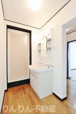 【独立洗面台】 | ガーデンヒルズ助任Ⅰ | 独立洗面台あり、毎朝おしゃれに忙しい女性の方におすすめです