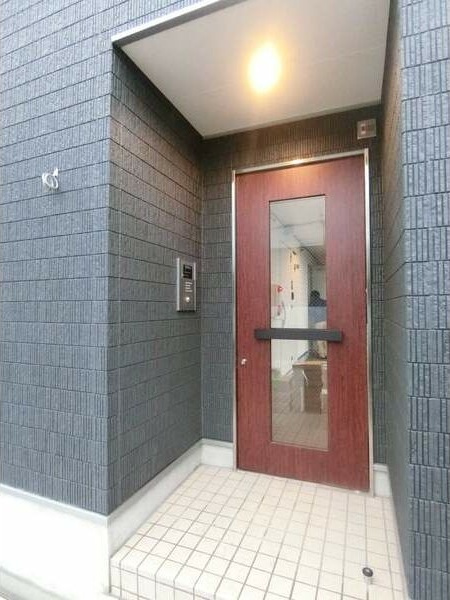 リブリ・アリコットの玄関|収納もある玄関です