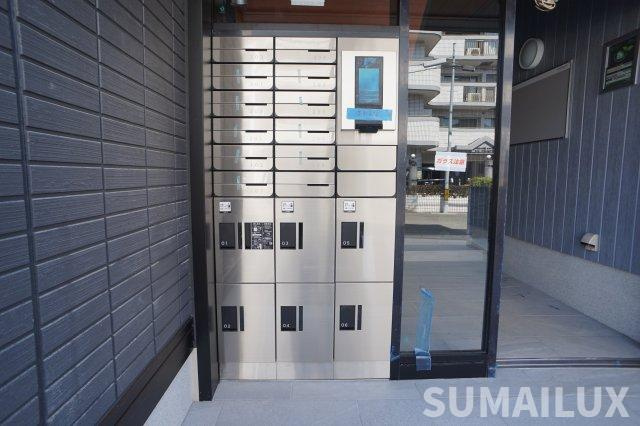 熊本市中央区新屋敷２丁目のアパートのエントランス