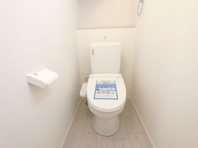 三養基郡基山町大字小倉11期　4号棟のトイレ|清潔感のあるトイレです