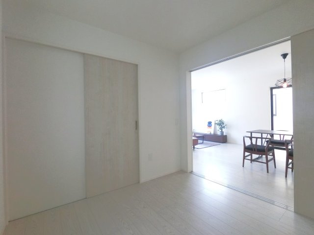 三養基郡基山町大字小倉11期　4号棟の洋室|洋室です