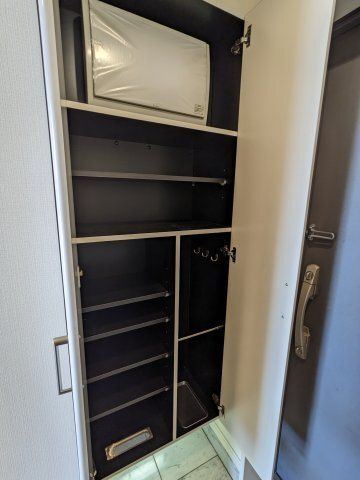 ガーデン代々木参宮橋の玄関