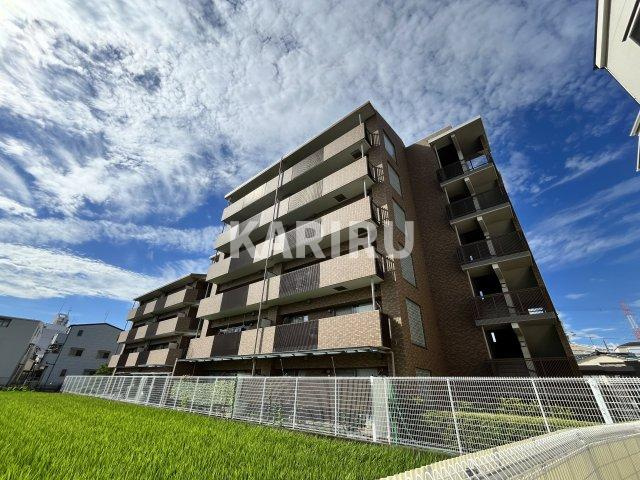 ソレアード鶴見の外観