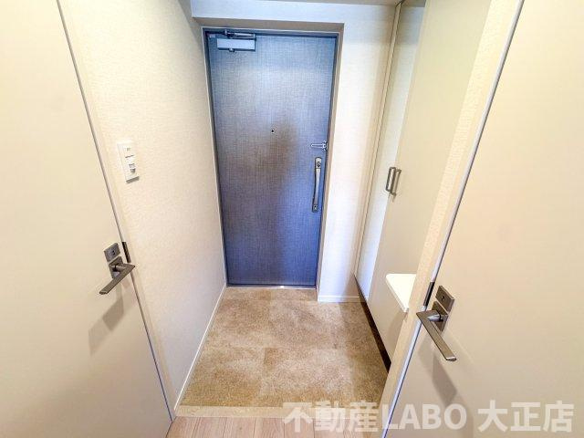 スプランディッド弁天町WESTの玄関