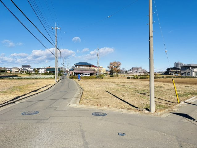 敷地面積60.9坪　売地　ふじみ野市大井の前面道路含む現地写真|現地（2025年12月）撮影
西公道約4.0ｍ、北側公道約2.1ｍ