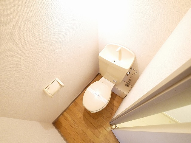 レオパレストミタⅡのトイレ|コンパクトで使いやすいトイレです