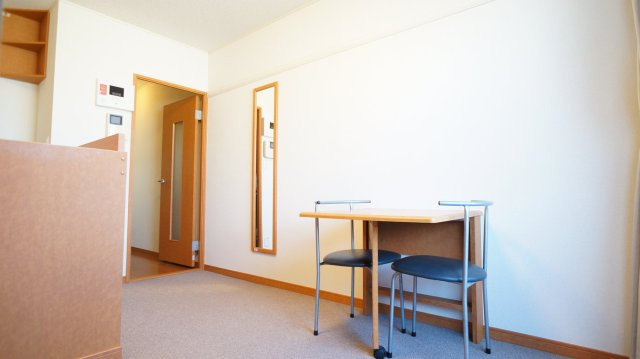 レオパレスシャルマンアンジュの寝室|テレビ等備品の変更がございます　店舗にお問い合わせ下さい