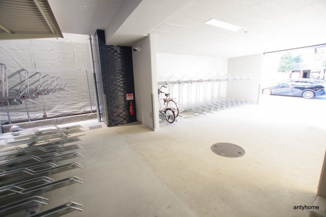 プレサンス南堀江　仲介手数料無料の駐車場