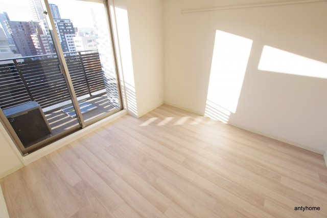 プレサンス南堀江　仲介手数料無料の居間・リビング