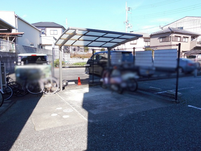グラシア魚住の駐車場