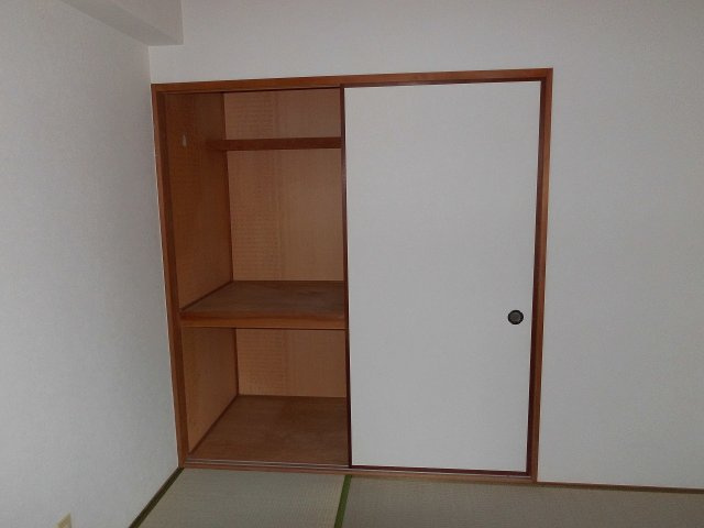 グラシア魚住の和室