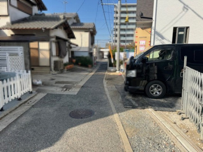 【前面道路含む現地写真】 | Terrechez堺市西区浜寺昭和町1期 | 敷地面積は30坪以上！前面道路は南側幅員約4m。陽当たりや周辺環境など、ぜひ一度現地をご覧ください。（2025年12月1日撮影）