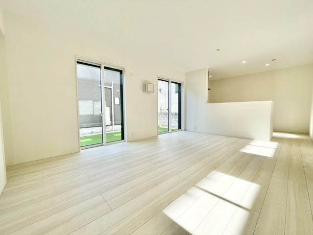 【居間・リビング】 | 富里市日吉倉2号棟 | 最短即日のご見学も承ります！お気軽に０４７６－３７－３８８８までお問合せ下さい！