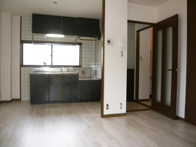 【居間・リビング】 | ＳＵＥ　ＳＴＡＴＩＯＮハイツ | リビング