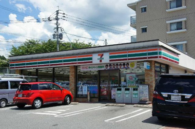 【周辺】 | ＳＵＥ　ＳＴＡＴＩＯＮハイツ | セブンイレブン須恵レインボーロード店まで550ｍ