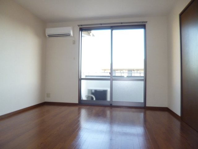 メゾンデラＷ　Ａの居間・リビング|洋室