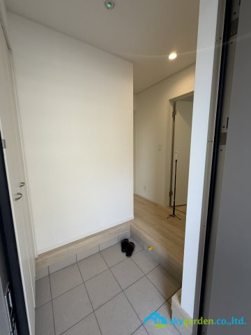 平塚市御殿第18Ⅰ期4棟　新築戸建　全8棟3号棟の玄関