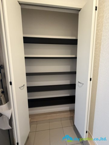 平塚市御殿第18Ⅰ期4棟　新築戸建　全8棟3号棟の玄関