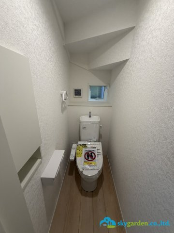 平塚市御殿第18Ⅰ期4棟　新築戸建　全8棟3号棟のトイレ