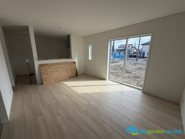 平塚市御殿第18Ⅰ期4棟　新築戸建　全8棟3号棟の居間・リビング