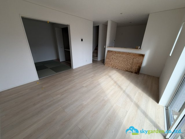 平塚市御殿第18Ⅰ期4棟　新築戸建　全8棟3号棟の居間・リビング