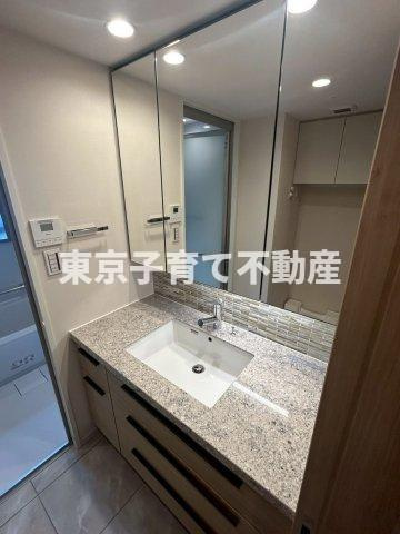 パークホームズ文京白山ヒルテラスの独立洗面台
