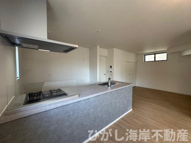 茅ヶ崎市南湖６丁目　新築戸建　全２棟のダイニング|22.3帖　床暖房付LDK