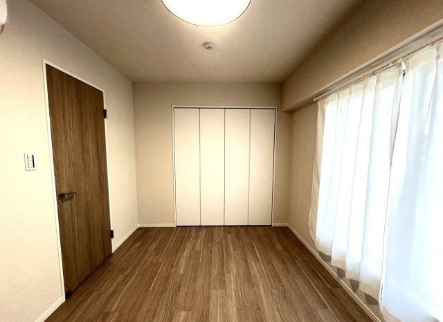 ミオカステーロ十日市場ステッサの洋室