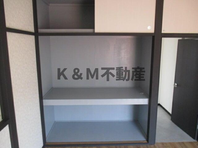 ホワイトベースの収納|小物を収納するのに便利です