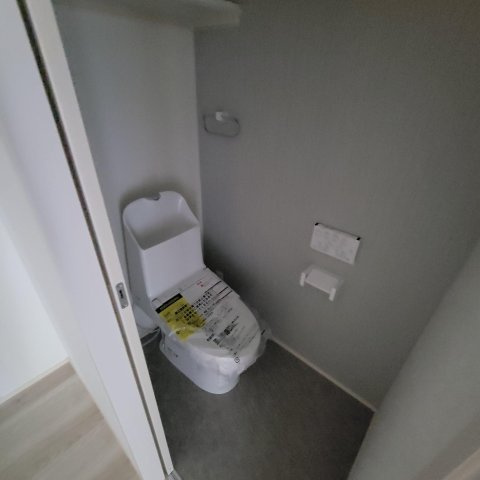 pionierⅠのトイレ|嬉しい温水洗浄便座付き♪