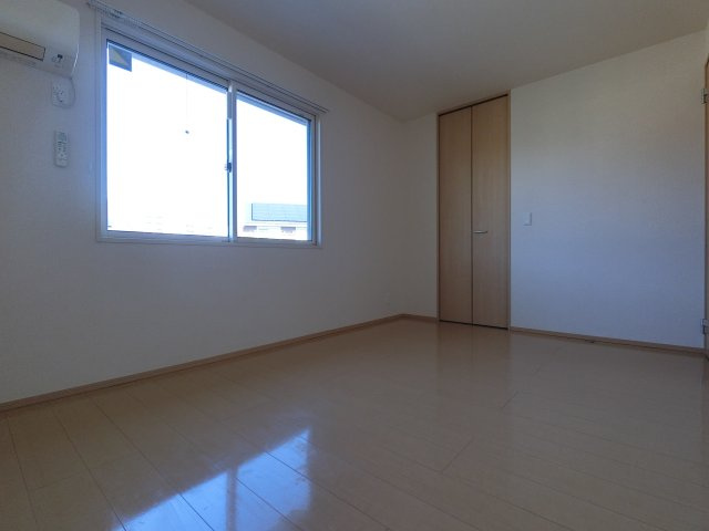 PARK HILLS MIYAKO Cの洋室