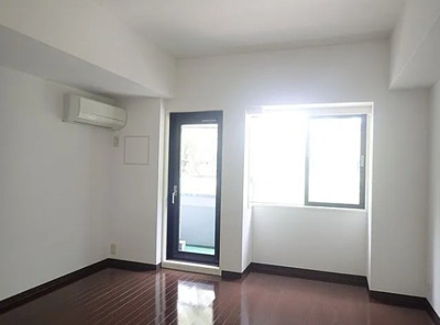 【洋室】 | シュロス１２３