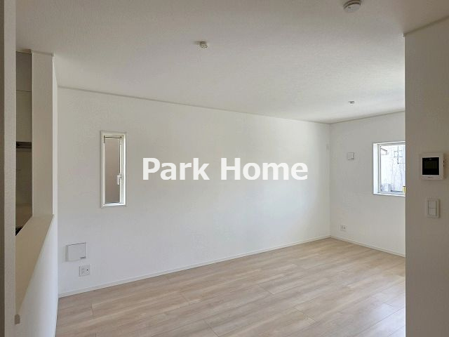 土佐山田町東本町1丁目-1号棟-新築戸建ての前面道路含む現地写真