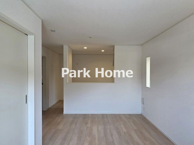 土佐山田町東本町1丁目-1号棟-新築戸建ての居間・リビング|１F:15.5LDK