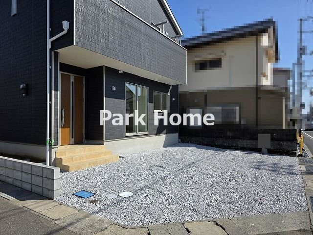土佐山田町東本町1丁目-1号棟-新築戸建ての駐車場|駐車3台可能