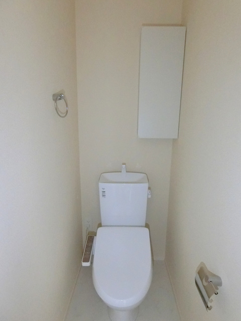 関町北２丁目メゾンのトイレ|★温水洗浄便座、収納棚あり★