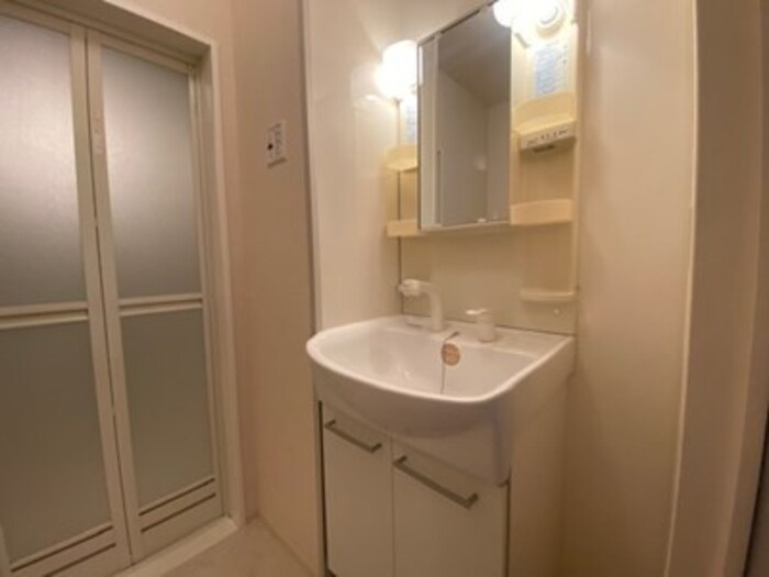 レザン長根　Ａの洗面所|使いやすい洗面所です