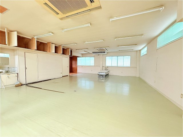 高橋店舗のロビー