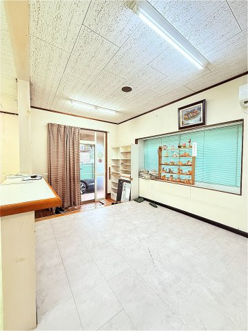 高橋店舗のロビー