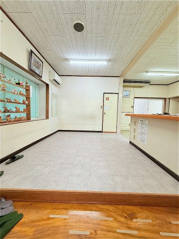 高橋店舗のロビー