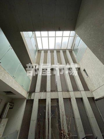 ガーデンコートiのロビー