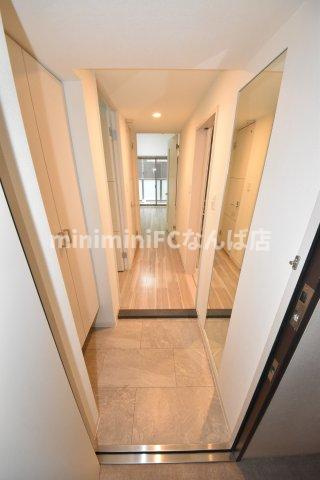 ミラノ堺筋の玄関