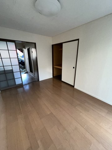 サンコーポ氷川の居間・リビング