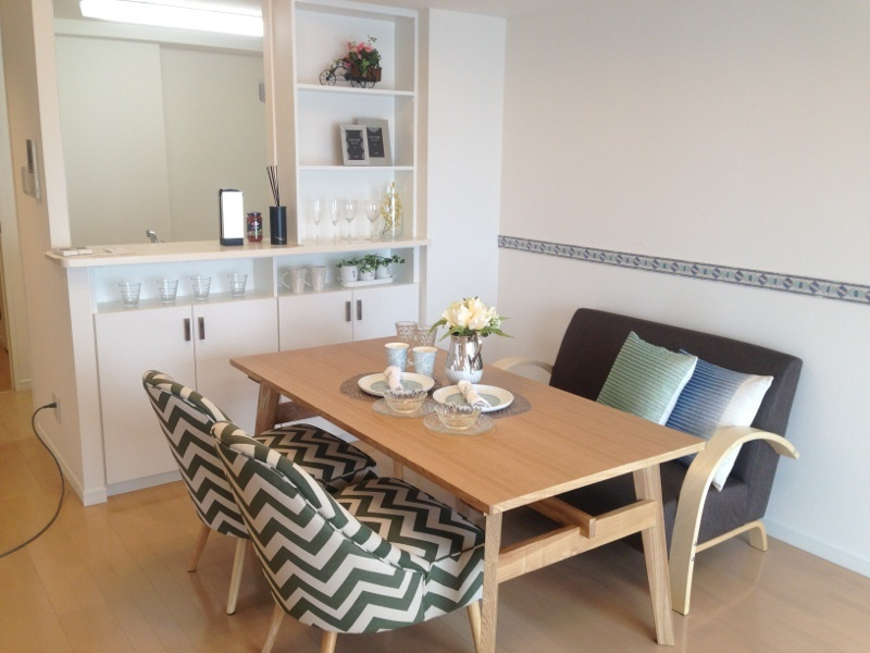 プライムアーバン亀有の居間・リビング|カラー参照※参考写真