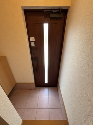 【玄関】 | RHB御成台F | ※同物件・反転タイプの写真です。