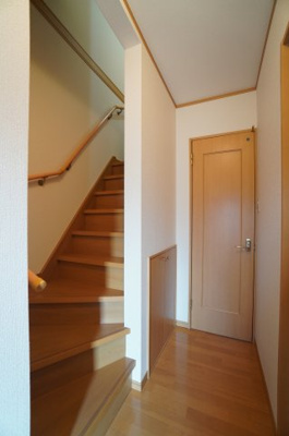 【玄関】 | RHB御成台F | ※同物件・反転タイプの写真です。