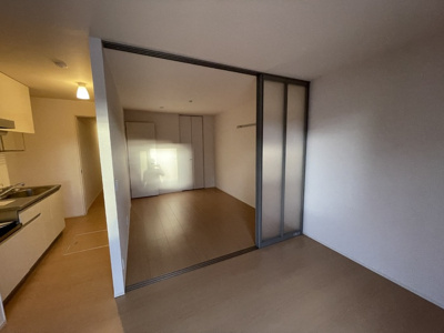 【居間・リビング】 | エミネンス | 洋室はLDKとつながる仕様です。