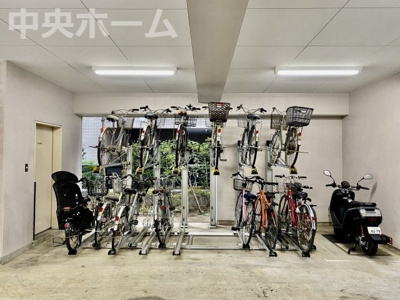【駐輪場】 | エクセレント船堀 | 【自転車置き場】最新の空き状況や費用などの詳細は担当スタッフまでお問い合わせください。