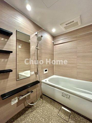 【浴室】 | エクセレント船堀 | 【バスルーム】暖房換気乾燥機付きシステムバスルーム。暖房・冷風・換気・乾燥など、毎日を快適に過ごせるうれしい機能が揃っています。雨の日の洗濯物も安心です。