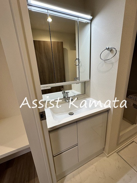 ヘーベルメゾンフォレストの独立洗面台